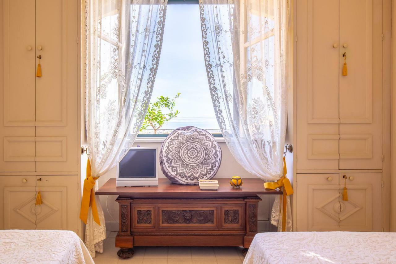 Solemar Sicilia - Casa Porto Bagnera Villa Santa Flavia Bagian luar foto